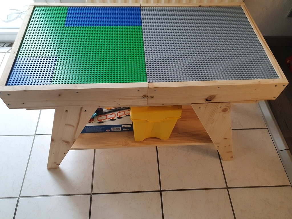 Table Lego enfant par fab-D sur L'Air du Bois