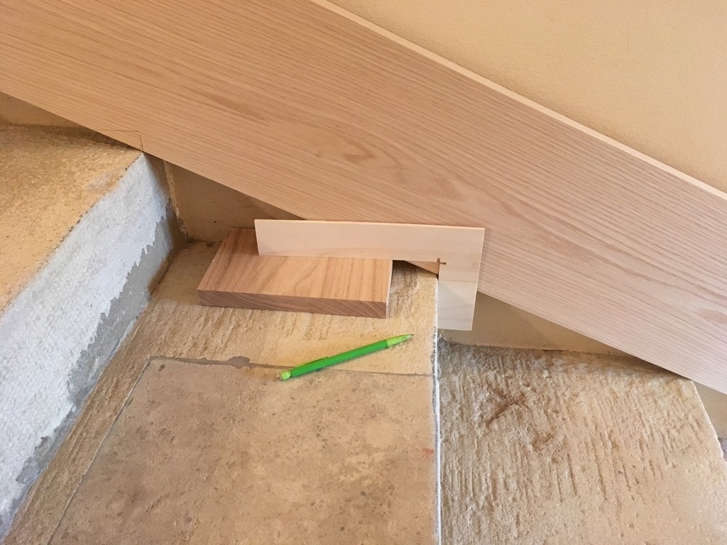 Comment effectuer la pose de plinthes en bois ?