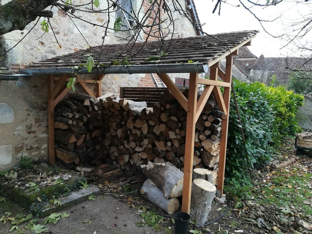 Abri bois de chauffage par NicolasC sur L'Air du Bois