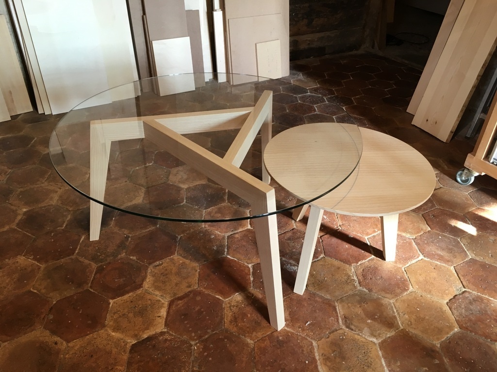 Paire de tables basse rondes gigognes avec plateau en verre par