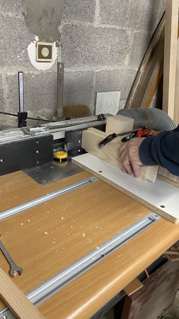 Pas à pas] Fabrication d'une défonceuse sous table par Olivier