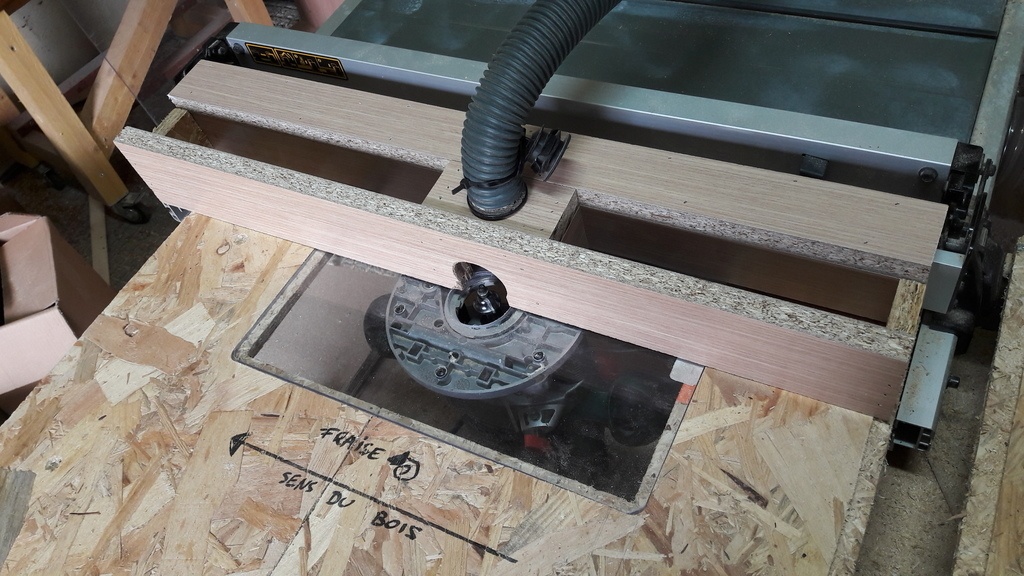 Pas à pas] Défonceuse sous table avec guide de scie sous table par Copeaux  And Co sur L'Air du Bois