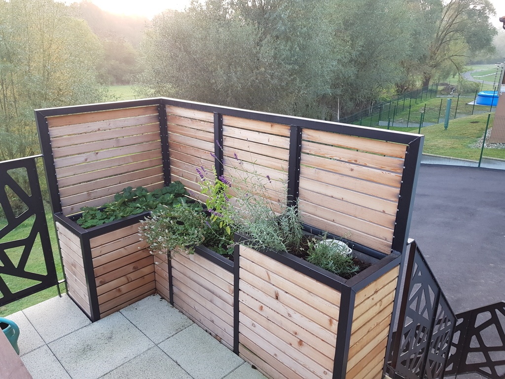 Brise vue terrasse avec jardinières intégrées par Cyril1989 sur L'Air du  Bois