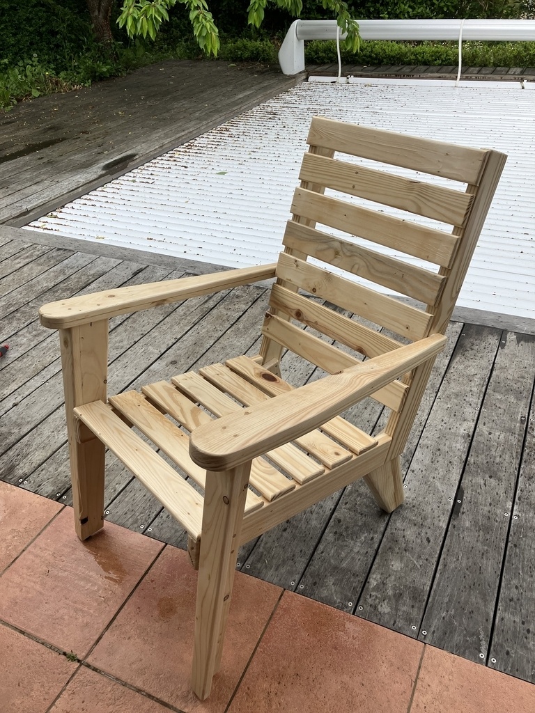 Fauteuil de jardin ( bois de palette ) par RolandC sur L'Air du Bois