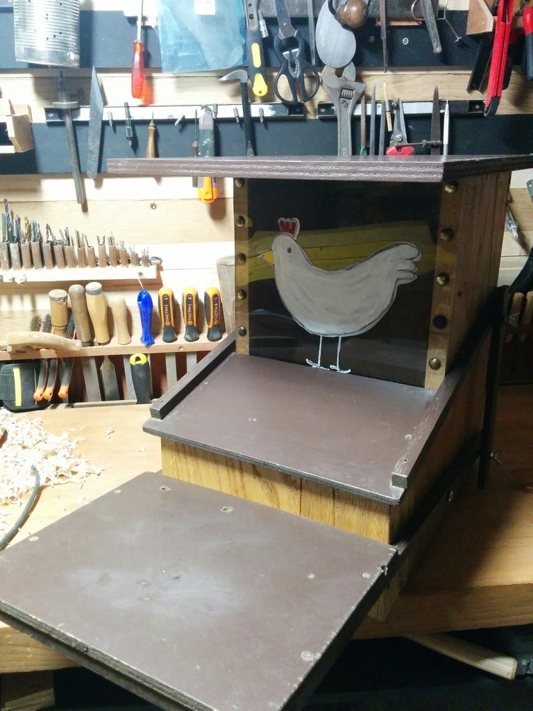 Fabriquer une mangeoire à poules anti oiseaux et anti nuisibles