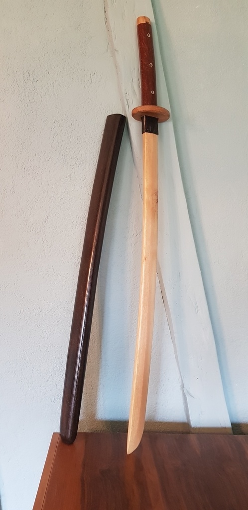 Katana en bois par Grabouille sur L'Air du Bois