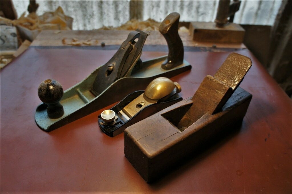 Noir & Argent & Or Outil de travail du bois ébène facile à utiliser Mini rabot en bois Durable Angle Plane Luthier Tool Main Main Plan Violon Outil de Fabrication 