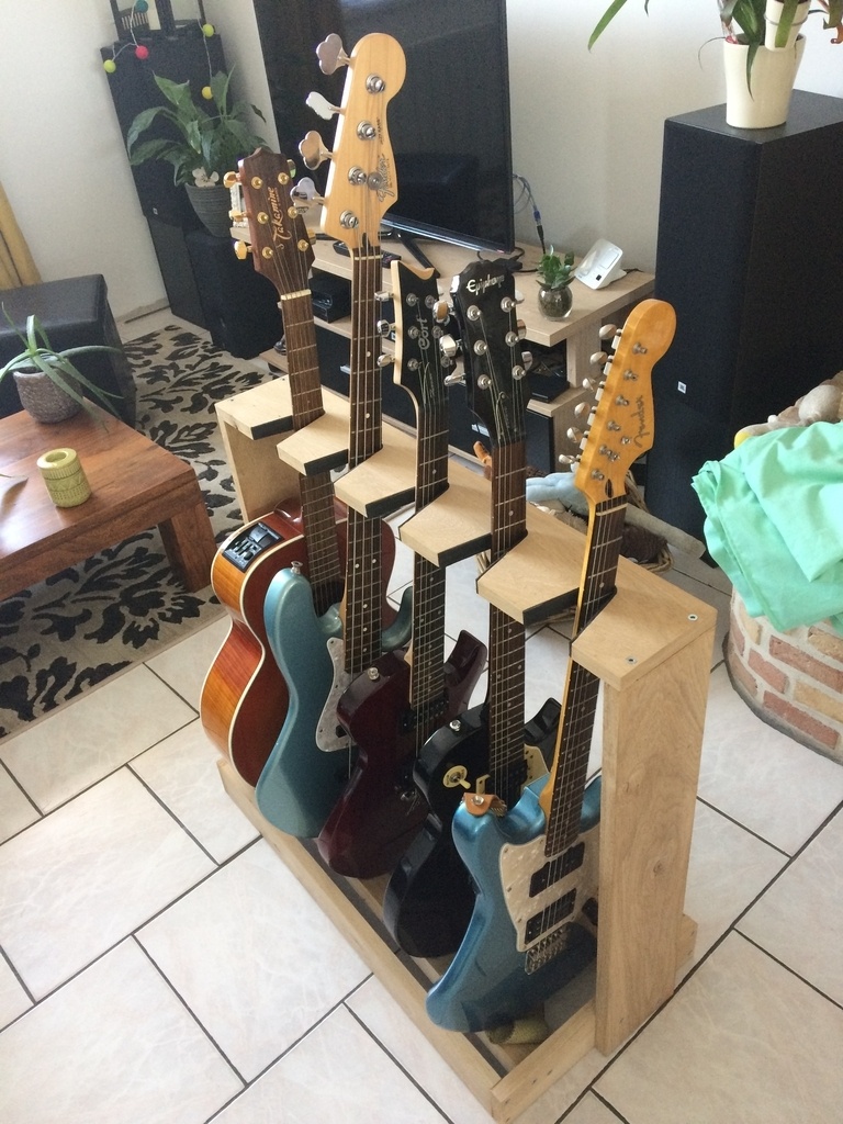 Rack à guitare par chboiseu sur L'Air du Bois