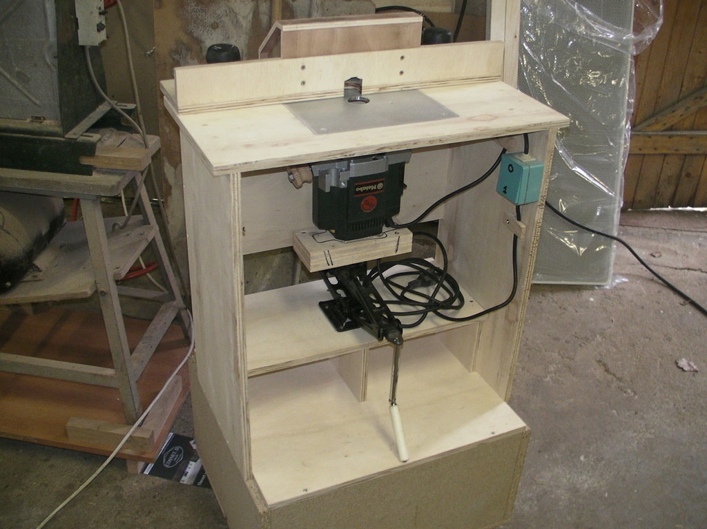 Banc en bois Modèles de défonceuse Z4Z7 Plateau d'insertion pour table de travail du bois Table de travail du bois multifonctionnelle en aluminium Machine à graver