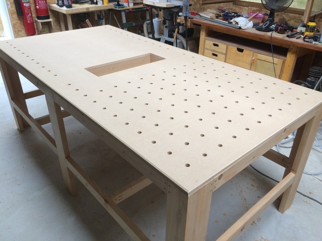 Une grande table de travail pour mon atelier par QUATTRO47 sur L'Air du Bois