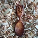 8ème cuillère de 2023 : Cuillère en Cerisier à fleur cuite au four.