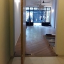 Une porte sur pivot IMMENSE