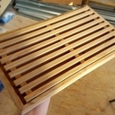 Une planche à découper de plus