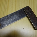 Belle équerre en palissandre