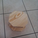 Présentoir à un étage en bois