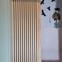 Hall d'entrée pastel et chêne