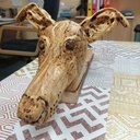 Sculpture d'une tête de galgo