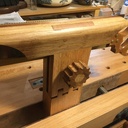 Etau pour affutage des scies à main