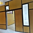 Cloisons en bois colorées