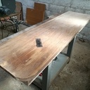 Bureau à partir d'un plateau récupéré