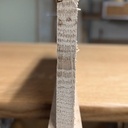 Profil en chêne usiné sur la toupie.