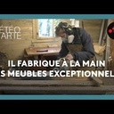 Il fabrique à la main des meubles exceptionnels