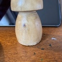 Champignon en bois ouvre bouteille