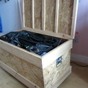 Couvercle renforcé pour pouvoir s'assoir dessus