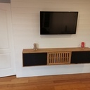 Meuble TV suspendu Chêne / Valchromat noir