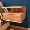 Tables de nuit suspendues