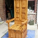 Chaise d'inspiration médiévale