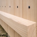 Porte cloutée à lames croisées