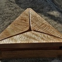 Boîte façon tricorne.