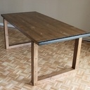 Une table à manger en pin