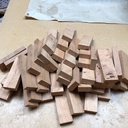 Planche à découper en orme massif à bâtons rompus