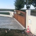 Portail de clôture.