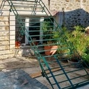 Création d'un escalier à partir de la galerie d'un combi ww de l'armée suisse de 1980