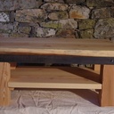Table basse en mélèze brossé et acier