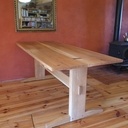 Table en chêne à bords vifs