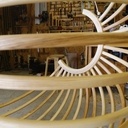 Un fauteuil boule suspendu