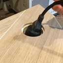 Le petit passe câbles en bois