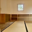 Bibliothèque basse - Châtaignier et Valchromat.