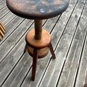 Rénovation de 2 tabourets bois avec vis