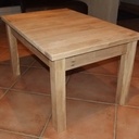 Une Petite Table de Salon