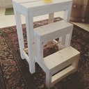 Marche pied 3 marches, escamotable. En Sapin.