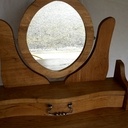 Coiffeuse en chêne massif.