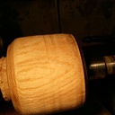 Un  bol tourné en bois de pressoir à raisins