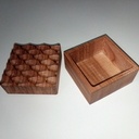 Petite boîte à couvercle gravé