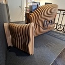 Borne accueil paramétrique - les moustaches de Dali