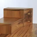 Bureau aux pieds Louis XV - photo © Philippe Fournier